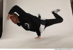 KEETA BREAK DANCE FREEZE